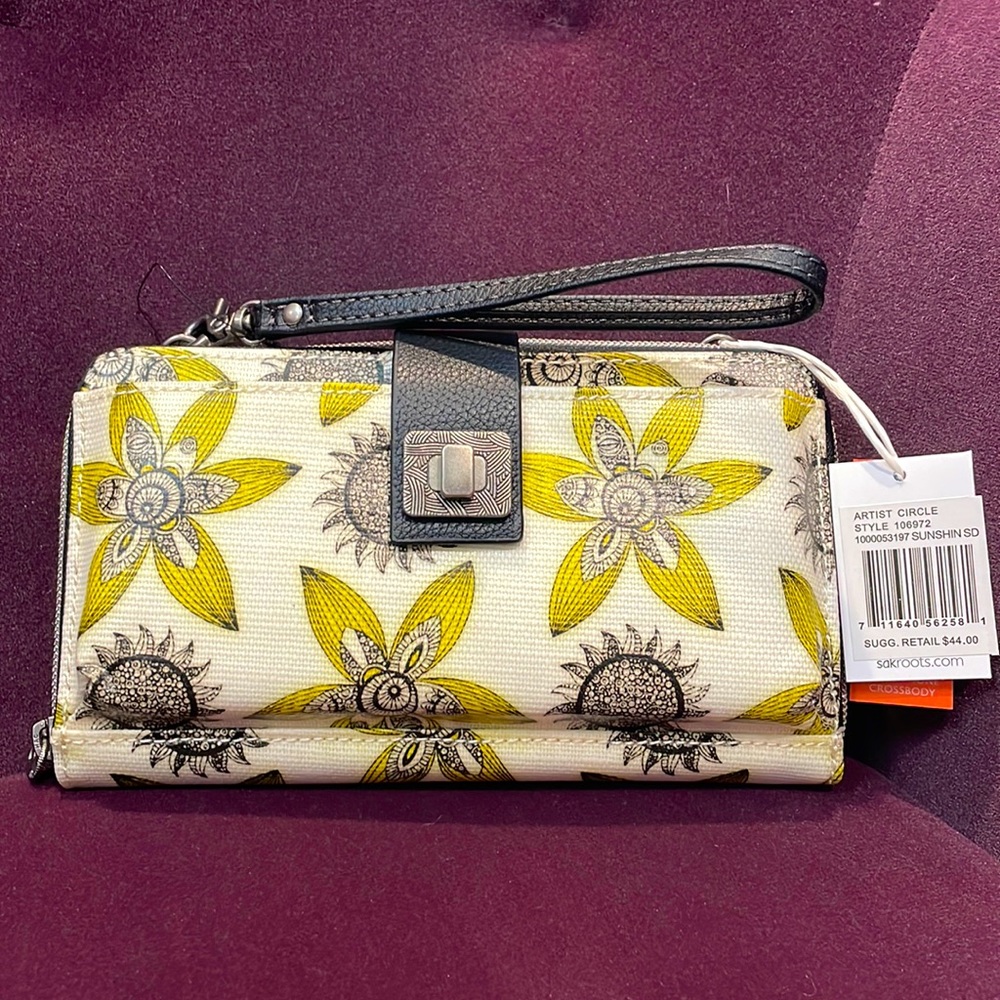 ✨Sakroots Artist Circle Smartphone Wristlet / Crossbody New With Tags